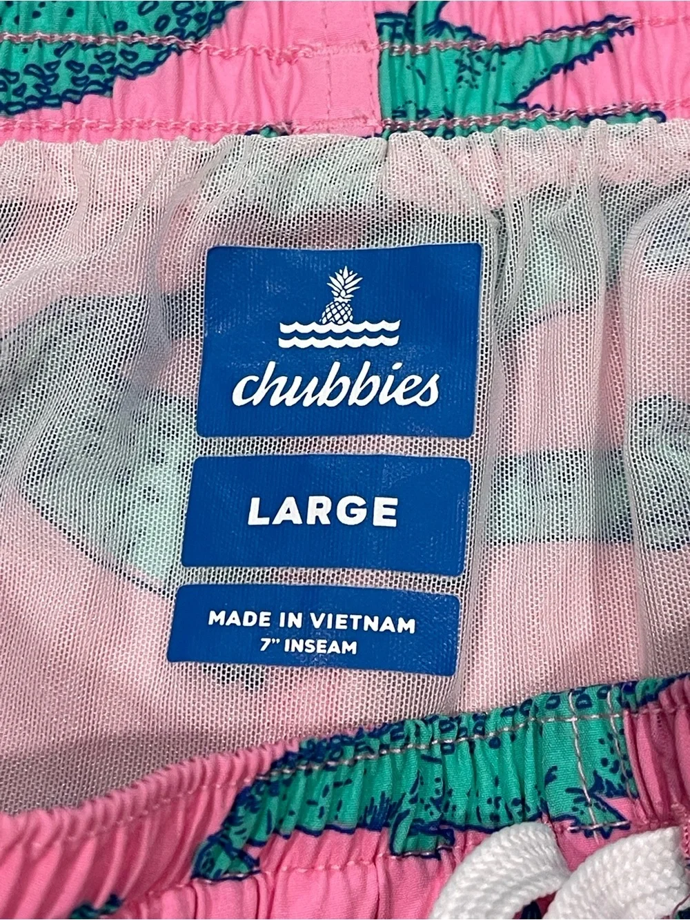 Chubbies 7” The Glades Swim Trunks Pink Alligator Print Men's Large